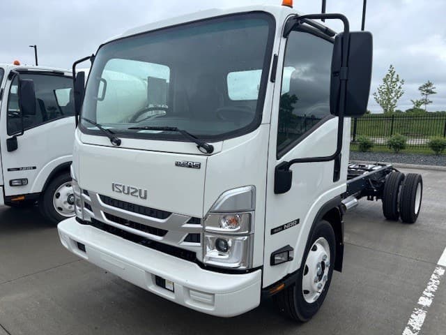 2025 Isuzu in Ankeny, IA — photo 2